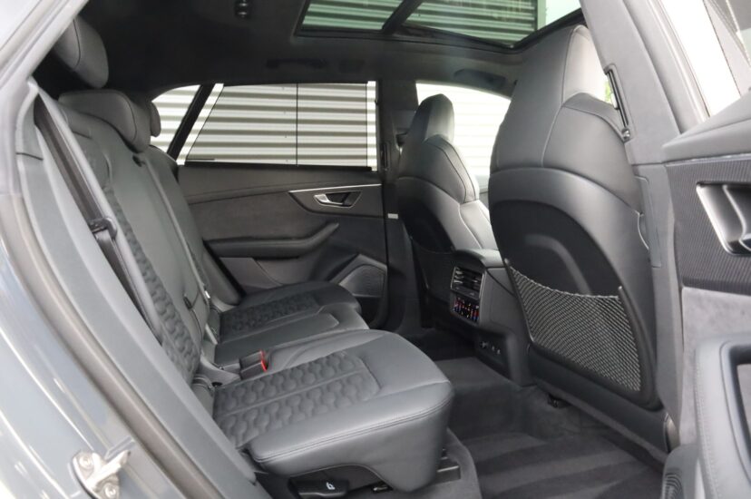 Audi RSQ8 Performance