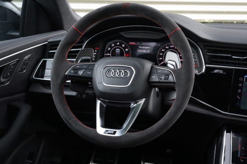 Audi RSQ8 Performance