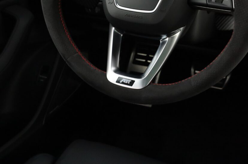 Audi RSQ8 Performance