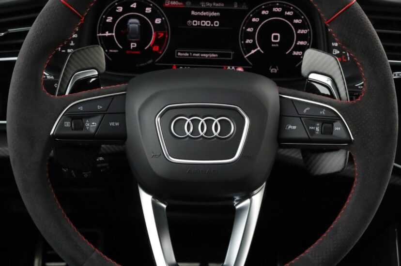 Audi RSQ8 Performance