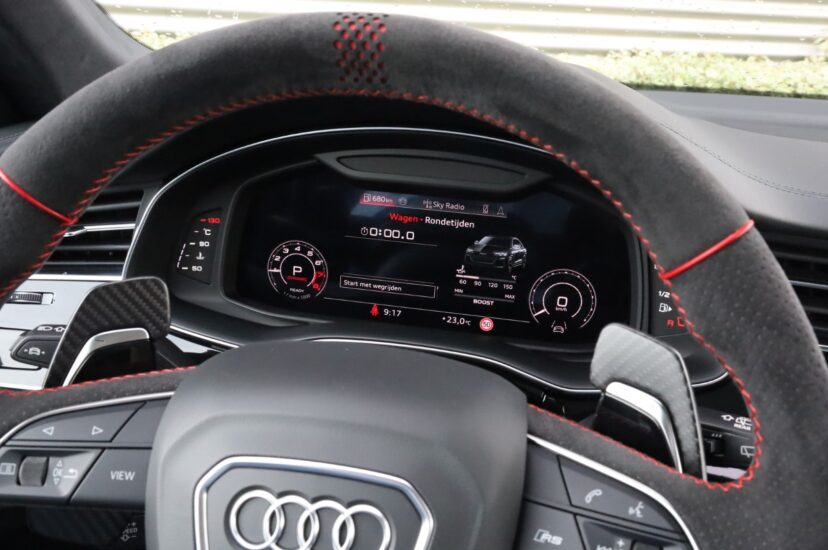Audi RSQ8 Performance