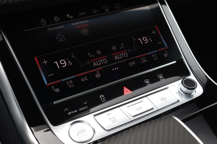 Audi RSQ8 Performance