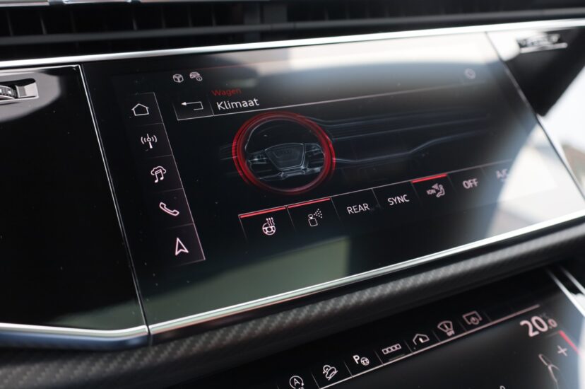 Audi RSQ8 Performance