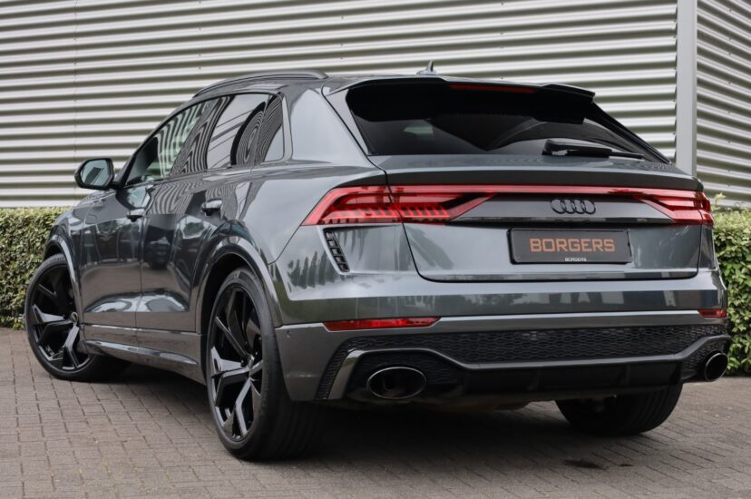 Audi RSQ8