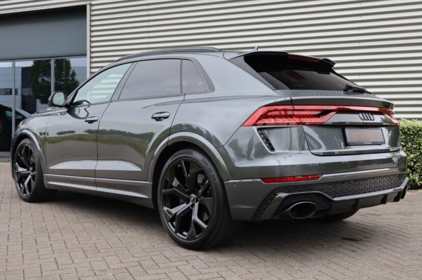 Audi RSQ8