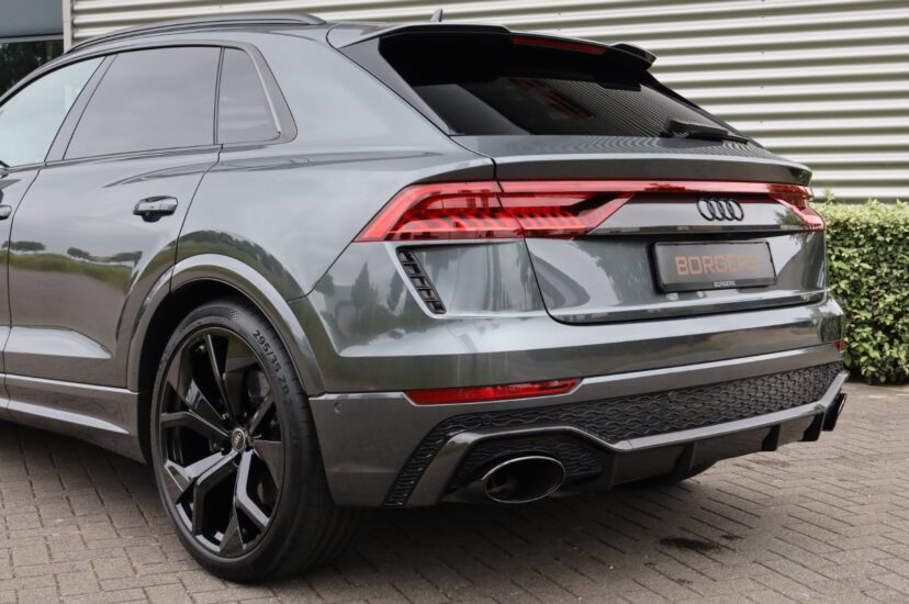 Audi RSQ8