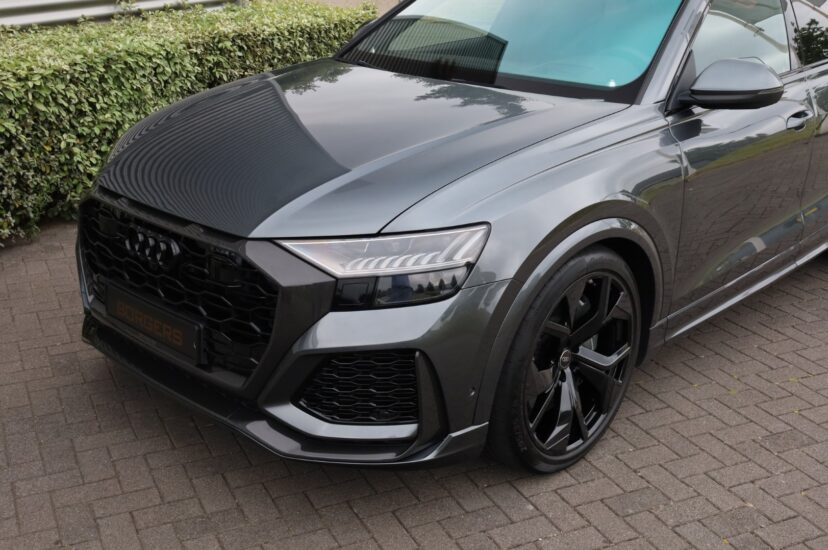 Audi RSQ8