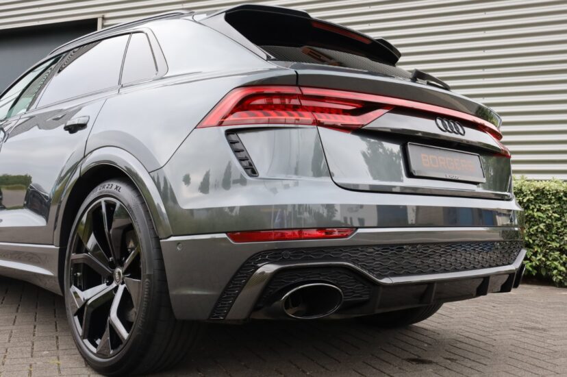 Audi RSQ8