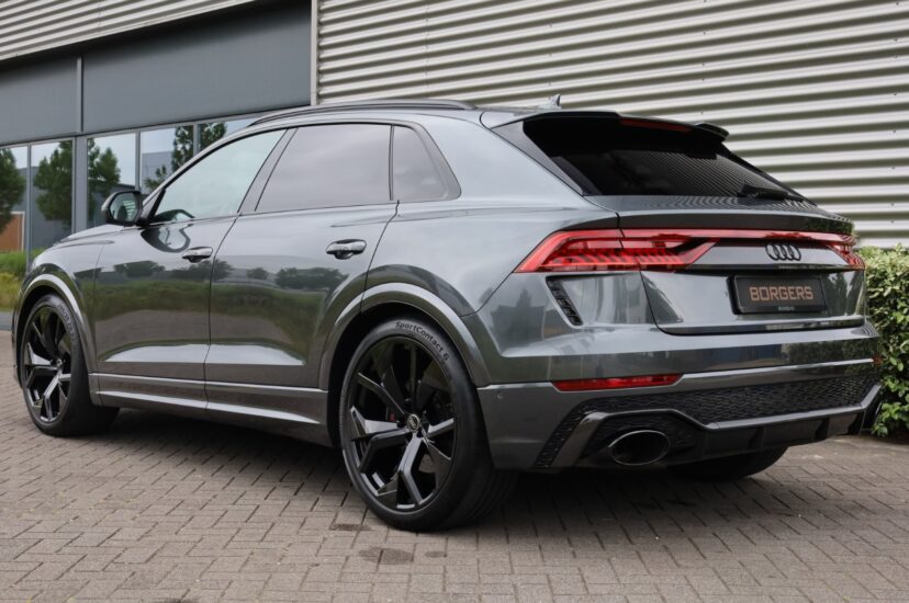 Audi RSQ8
