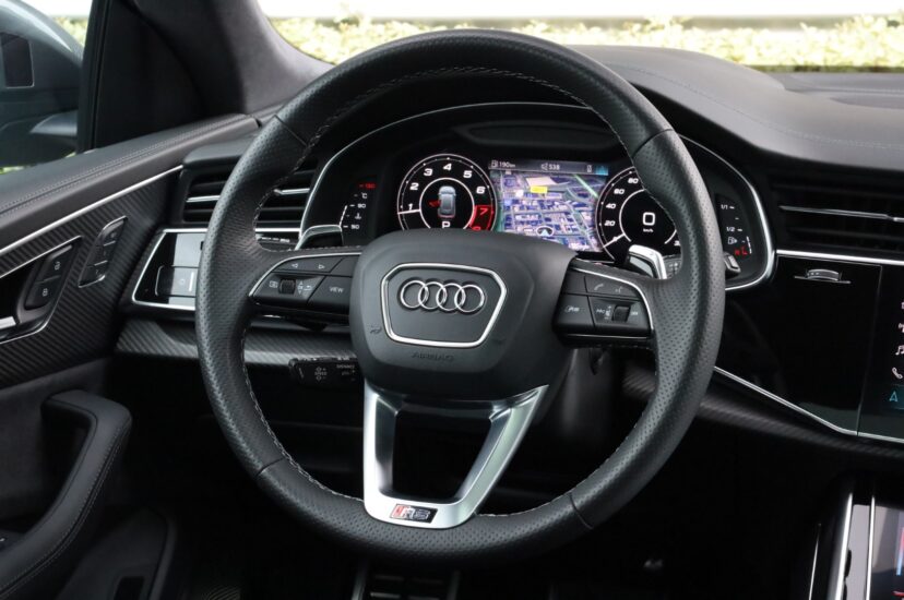 Audi RSQ8