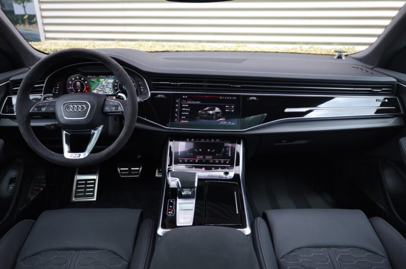 Audi RSQ8 Performance