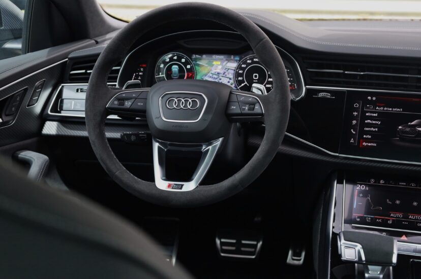 Audi RSQ8 Performance