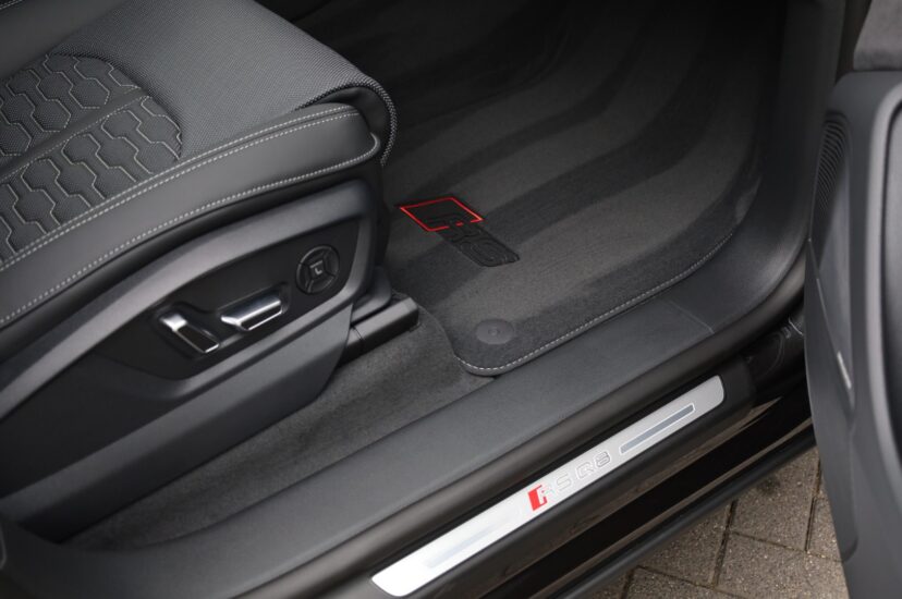 Audi RSQ8 Performance