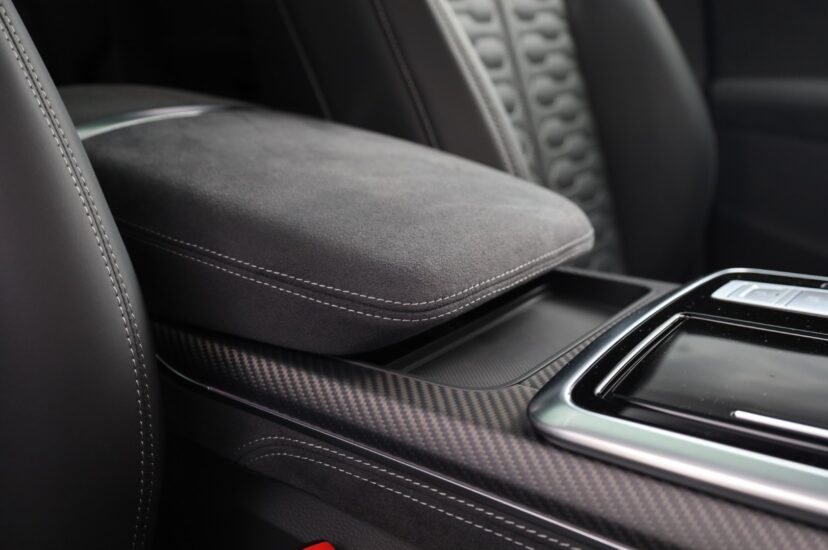 Audi RSQ8 Performance