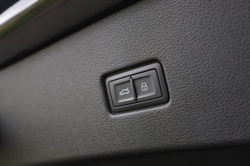 Audi RSQ8 Performance