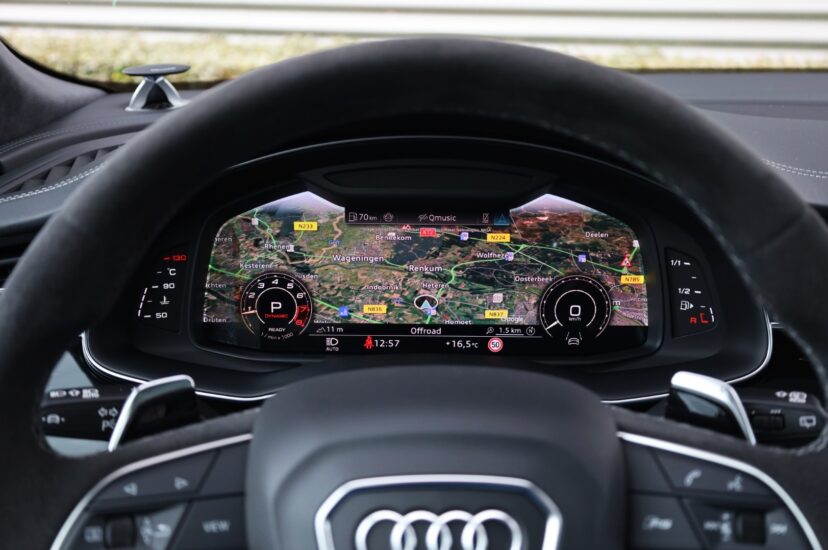 Audi RSQ8 Performance