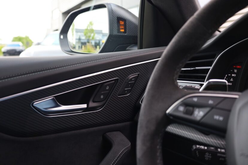 Audi RSQ8 Performance