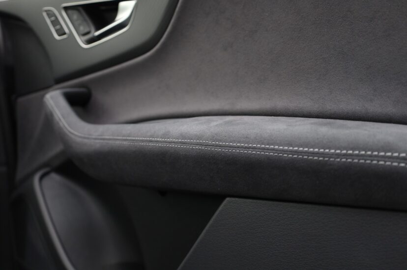 Audi RSQ8 Performance