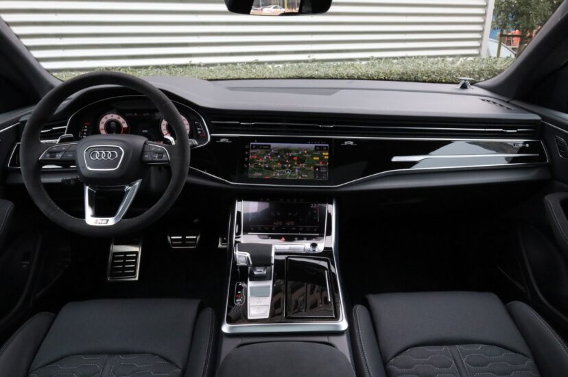 Audi RSQ8 Performance