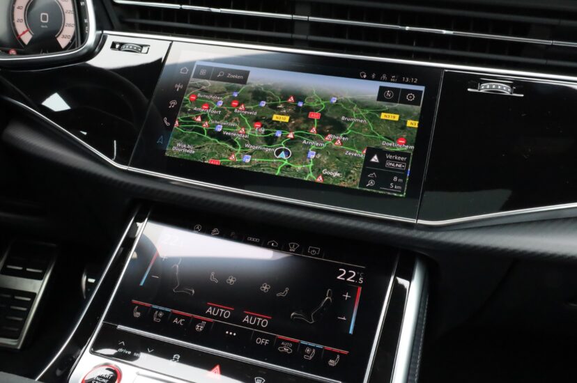 Audi RSQ8 Performance