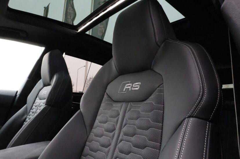 Audi RSQ8 Performance