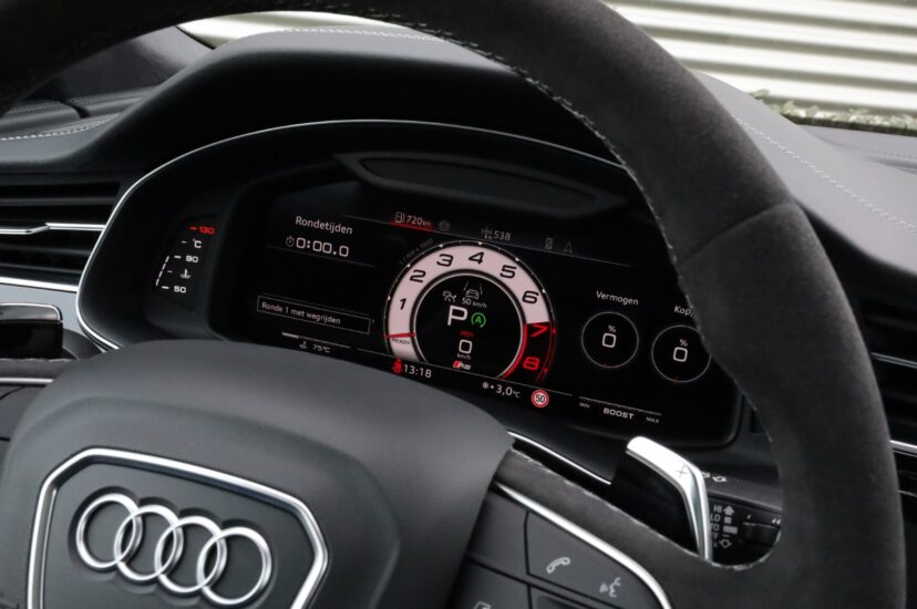 Audi RSQ8 Performance