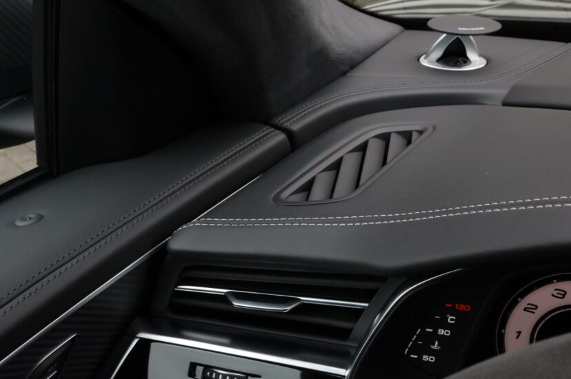 Audi RSQ8 Performance