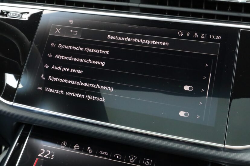 Audi RSQ8 Performance