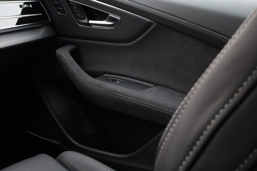 Audi RSQ8 Performance