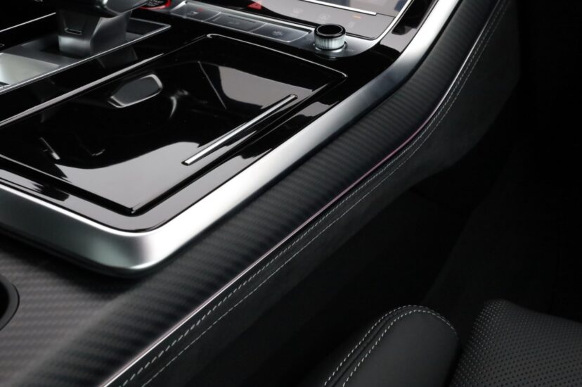 Audi RSQ8 Performance