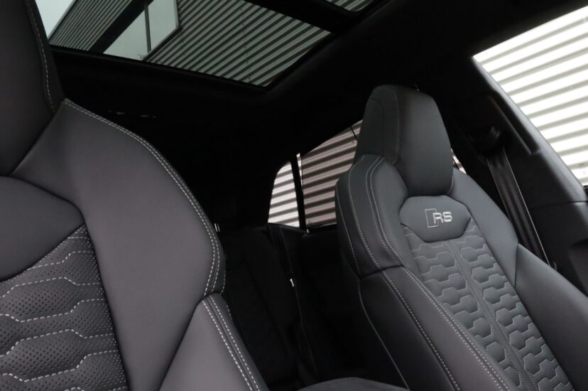 Audi RSQ8 Performance