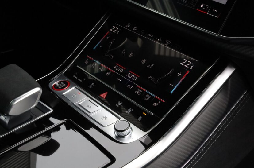 Audi RSQ8 Performance