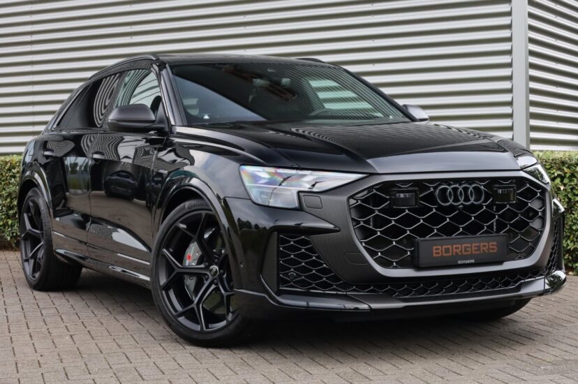 Audi RSQ8 Performance