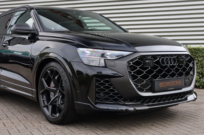 Audi RSQ8 Performance