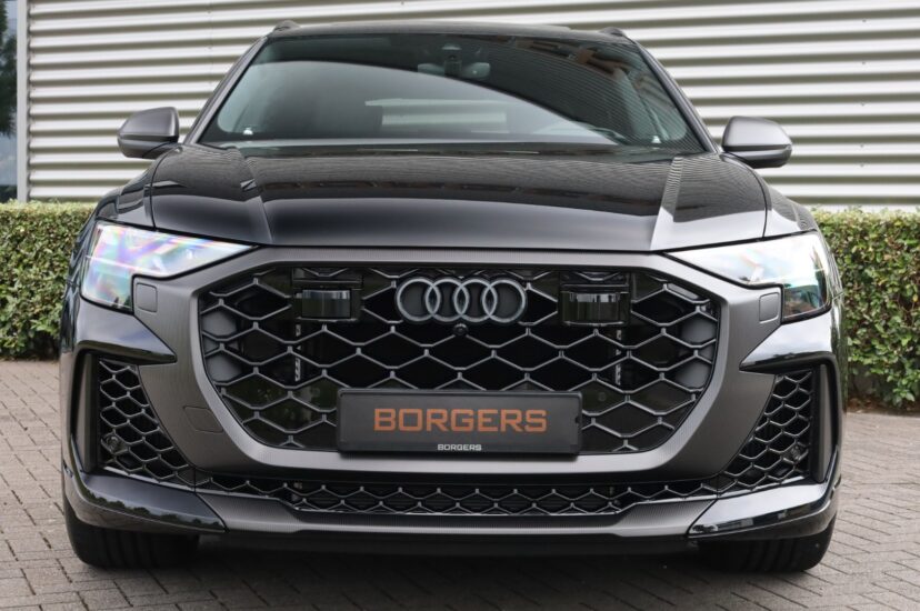 Audi RSQ8 Performance