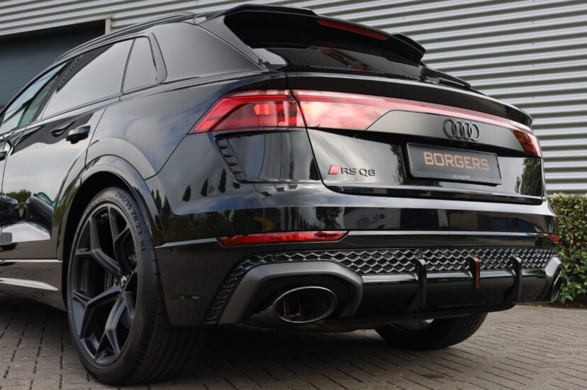 Audi RSQ8 Performance