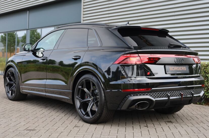 Audi RSQ8 Performance