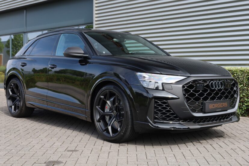Audi RSQ8 Performance