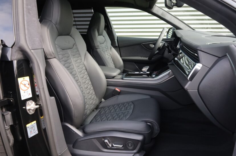 Audi RSQ8 Performance