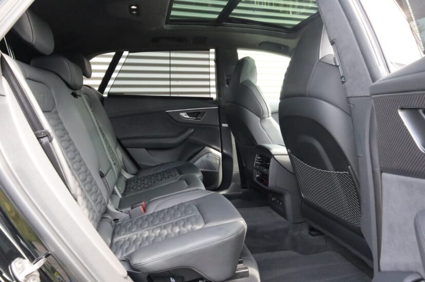 Audi RSQ8 Performance