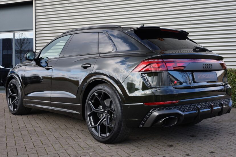 Audi RSQ8 Performance