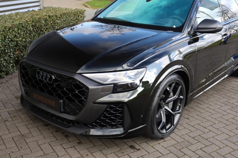 Audi RSQ8 Performance