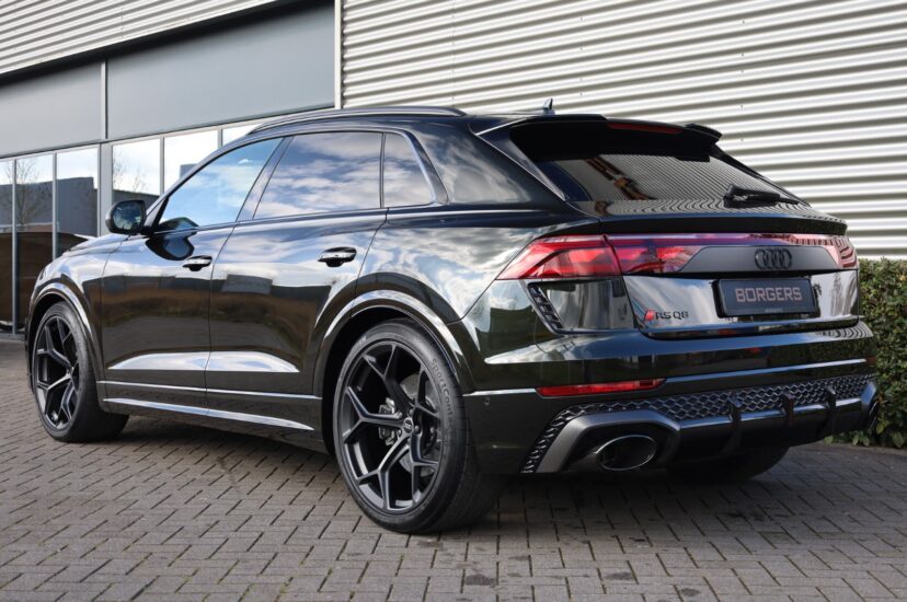 Audi RSQ8 Performance