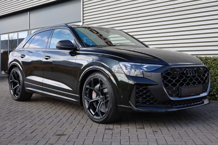 Audi RSQ8 Performance
