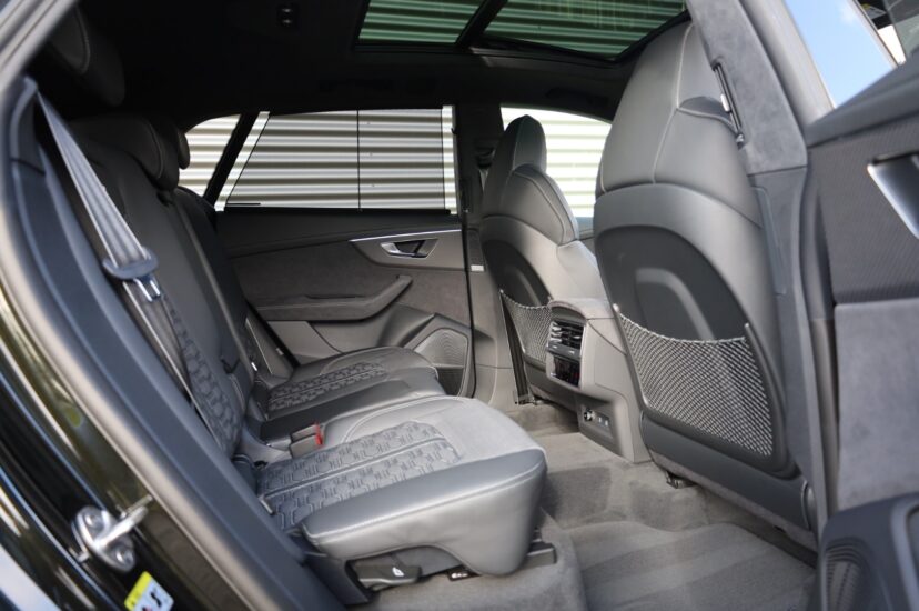 Audi RSQ8 Performance