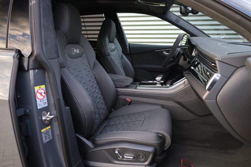 Audi RSQ8 Performance