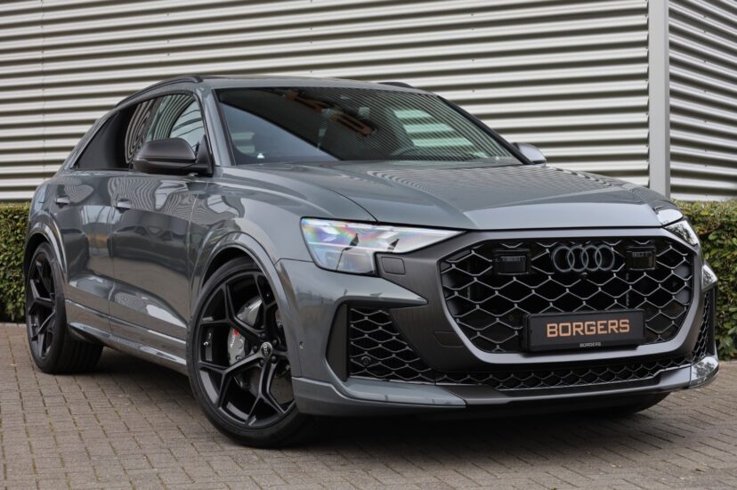 Audi RSQ8 Performance