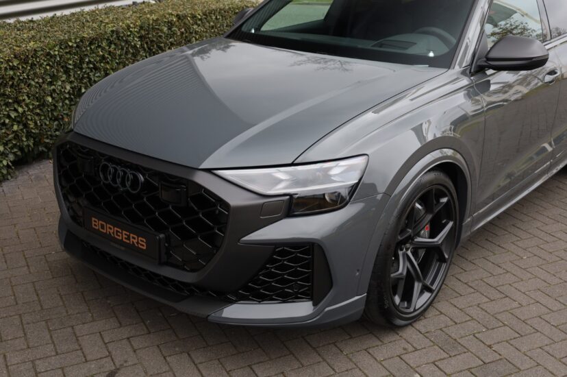 Audi RSQ8 Performance