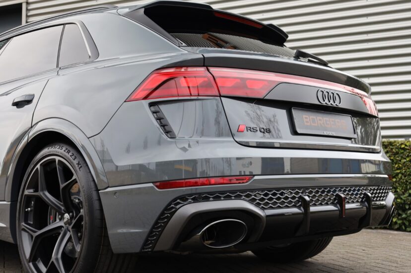 Audi RSQ8 Performance