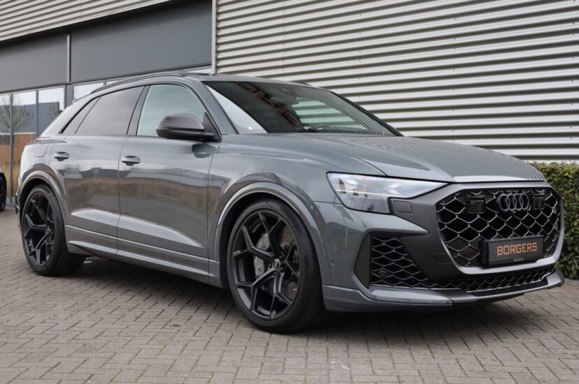 Audi RSQ8 Performance